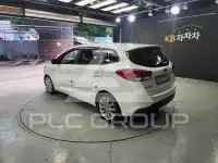 2014 KIA Carens