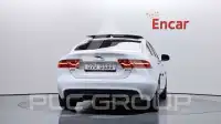 2016 Jaguar XE