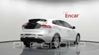 2016 Volvo V40