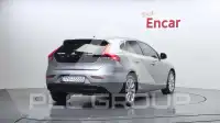 2016 Volvo V40
