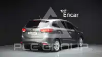 2016 KIA Carens