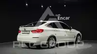 2017 BMW 320