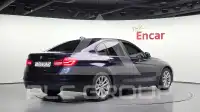 2017 BMW 320