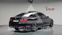 2017 BMW 750