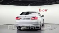 2017 BMW 320