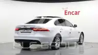 2017 Jaguar XF