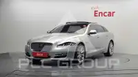 2017 Jaguar XJ