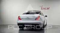 2017 Jaguar XJ