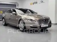 2017 Jaguar XJ
