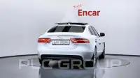 2017 Jaguar XE