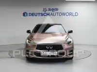 2017 Infinity Q30