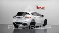 2017 Infinity Q30