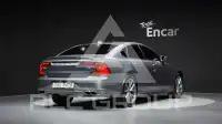 2017 Volvo S90