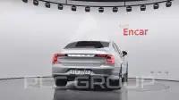 2017 Volvo S90