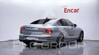 2017 Volvo S90