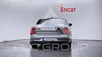 2017 Volvo S90