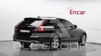 2017 Volvo V90
