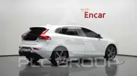 2017 Volvo V40