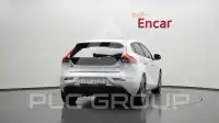 2017 Volvo V40