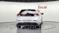 2017 Volvo V40