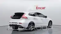 2017 Volvo V40
