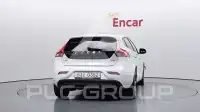 2017 Volvo V40