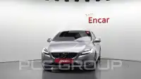 2017 Volvo V40