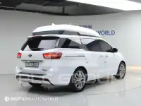 2017 KIA Carnival