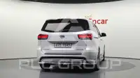 2017 KIA Carnival