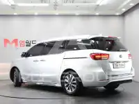 2017 KIA Carnival