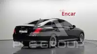 2017 Genesis G90