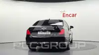 2017 Genesis G90