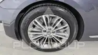 2017 Genesis G90