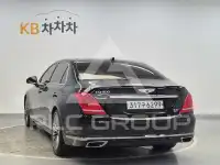 2017 Genesis G90