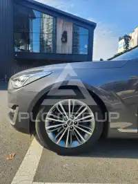 2017 Genesis G90
