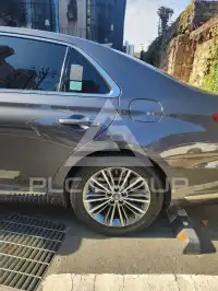 2017 Genesis G90