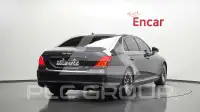 2017 Genesis G90
