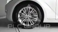 2017 Genesis G90