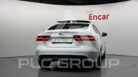2018 Jaguar XE