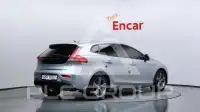 2018 Volvo V40