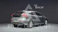 2018 Volvo V40