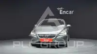 2018 Volvo V40
