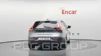 2018 Volvo V40