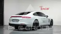 2018 Porsche Panamera
