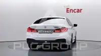 2019 BMW 520