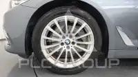 2019 BMW 520