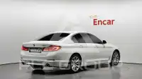 2019 BMW 520