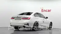 2019 BMW 330