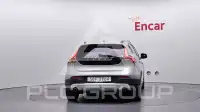 2019 Volvo V40