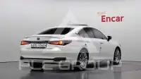 2019 Lexus ES